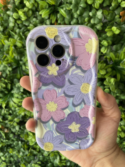 15 Pro Max Papatya Desenli Mor Kılıf