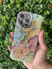 15 Pro Max Papatya Desenli Kamera Korumalı Parlak Kılıf