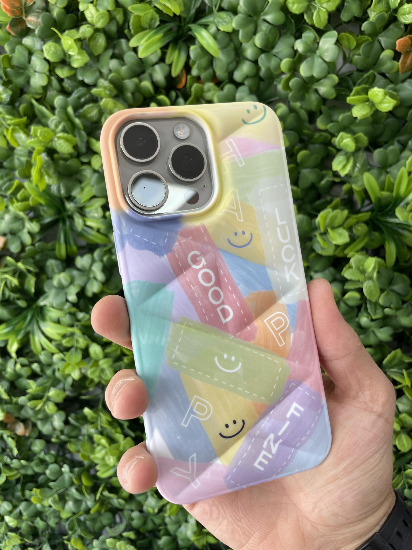 15 Pro Max Gülücük Desen Slikon Kılıf