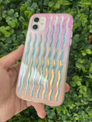 iPhone 11 Uyumlu Dalgalı Renkli Kabartmalı Transparan Kılıf