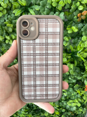iPhone 11 Yumuşak Kamera Korumalı Kahverengi Desenli Kılıf