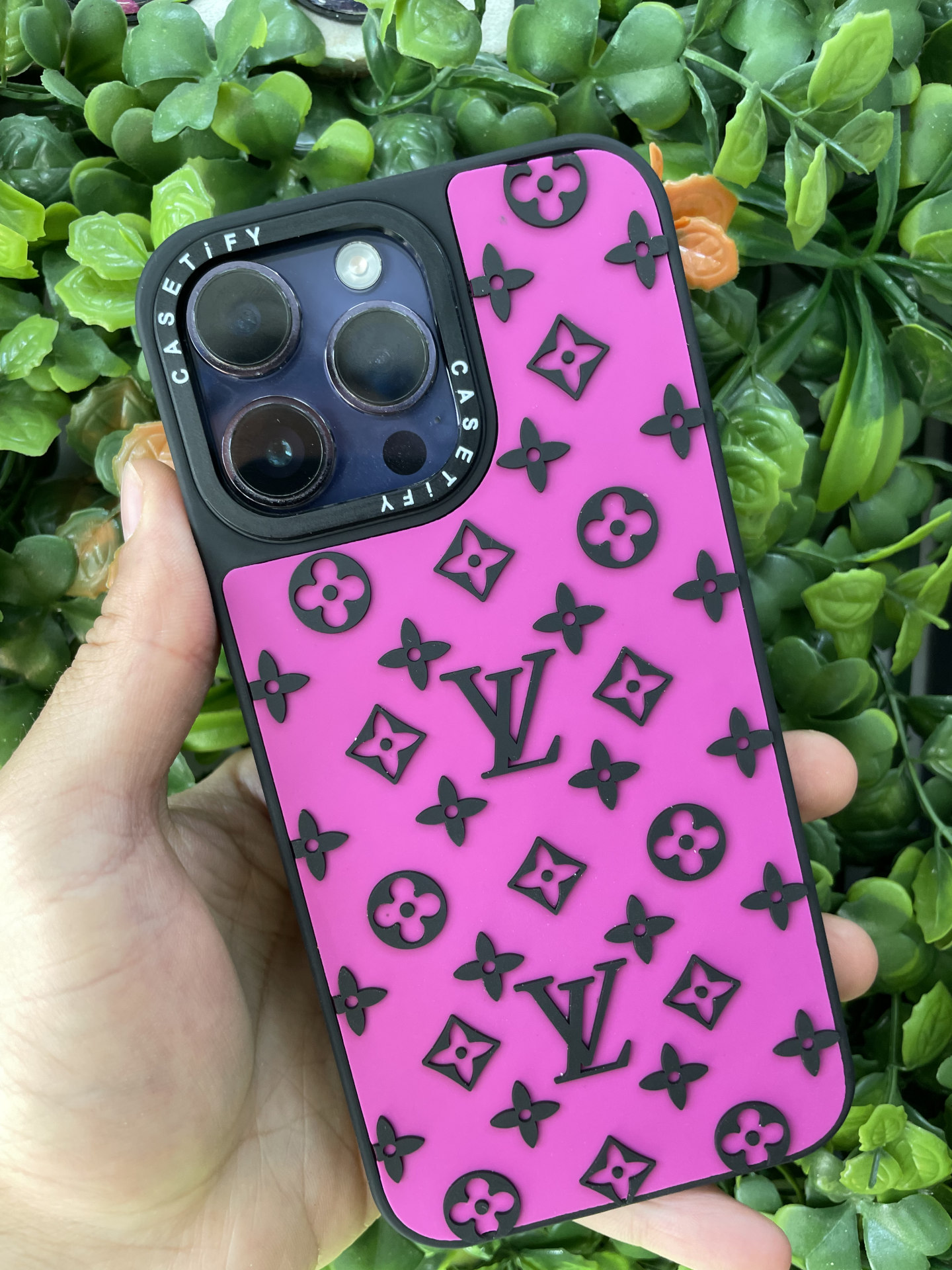 iPhone 14 Pro Max Mor Renk LV Kılıf