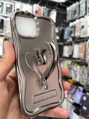 iPhone 13-14 Uyumlu Kalp Desenli Stand Olabilen Tutamaçlı Kılıf