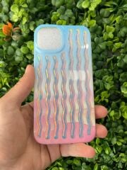 Apple iPhone 13 - 14 Uyumlu Dalgalı Renkli Kabartmalı Transparan Kılıf