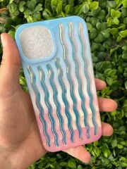 Apple iPhone 13 - 14 Uyumlu Dalgalı Renkli Kabartmalı Transparan Kılıf