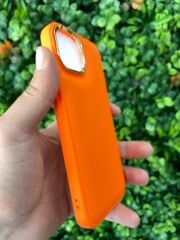 iPhone 13 - 14 Uyumlu Slikon Turuncu Puf Kılıf