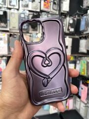 iPhone 13 - 14 Uyumlu Mor Kalp Desenli Stand Olabilen Tutamaçlı Kılıf