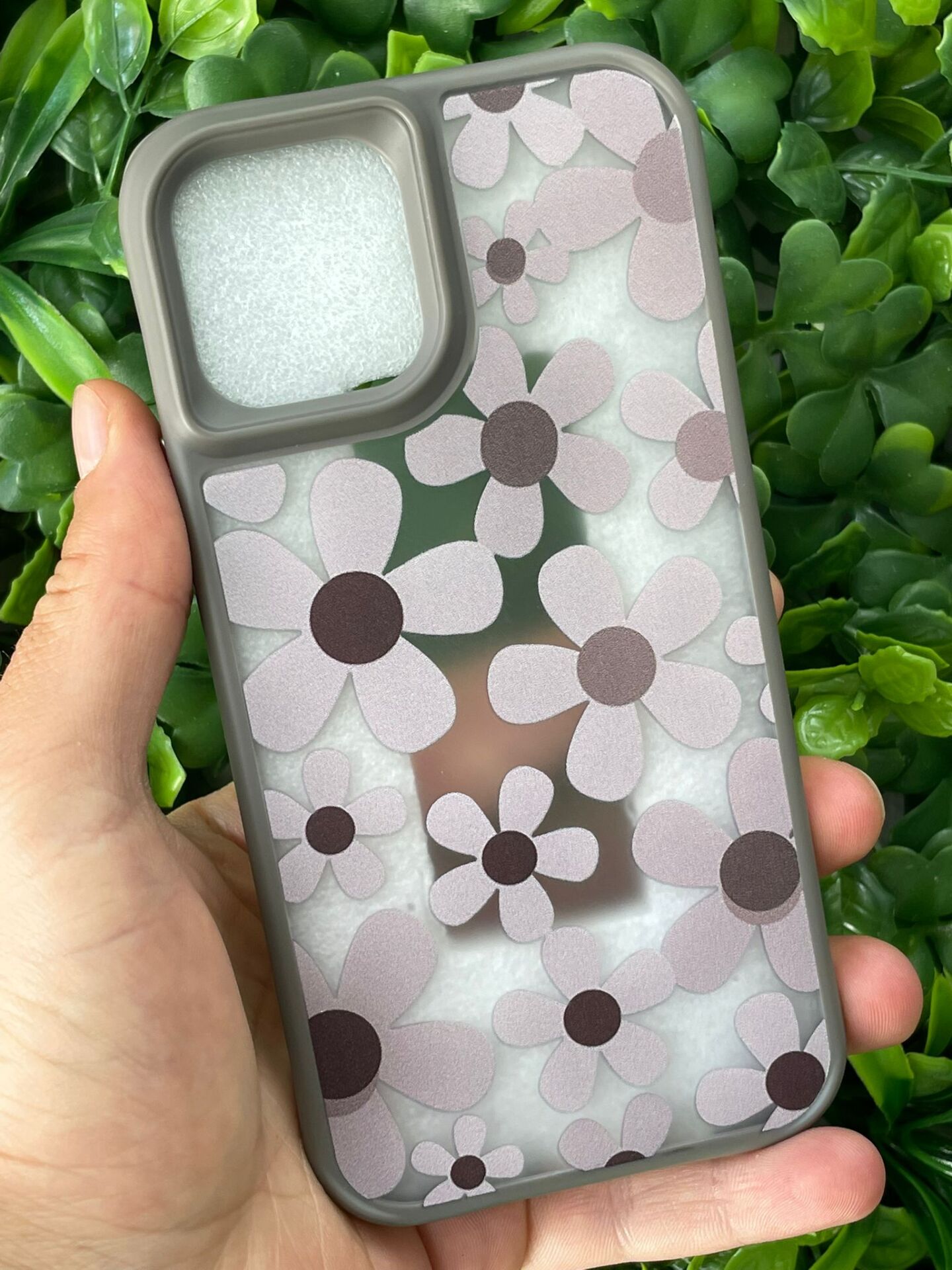 iPhone 12 - 12 Pro Uyumlu Papatya Desenli Kılıf Gri