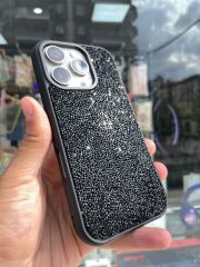 iPhone 16 Pro Parlak Taşlı Kılıf Siyah Renk Yanları Slikon Üstün Korımalı