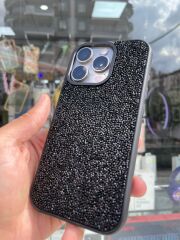 iPhone 16 Pro Parlak Taşlı Kılıf Siyah Renk Yanları Slikon Üstün Korımalı