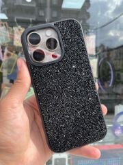 iPhone 16 Pro Max Parlak Taşlı Kılıf Siyah Renk Yanları Slikon Üstün Korımalı