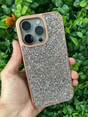 iPhone 16 Pro Max Uyumlu Parlak Taşlı Kılıf Çöl Renk Yanları Slikon Üstün Korumalı