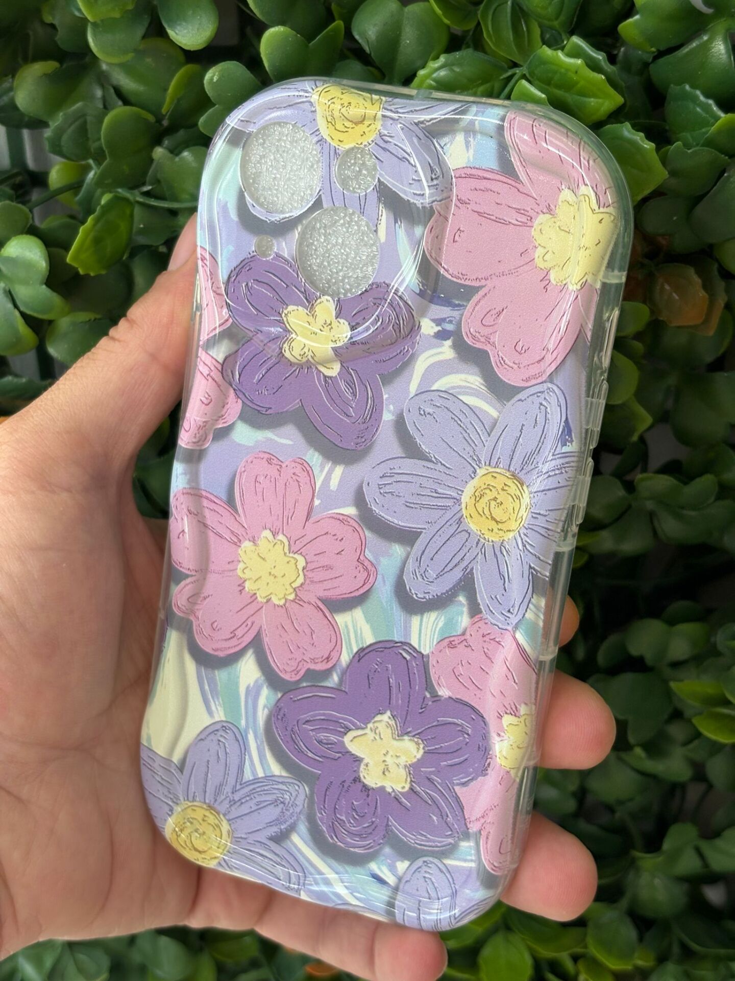 iPhone 15 Uyumlu Kamera Korumalı Yanları Slikon Çiçek Desenli Kılıf mor