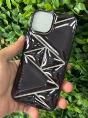 iPhone 15 Uyumlu Parlak Aynalı Şık Desenli Siyah Kılıf