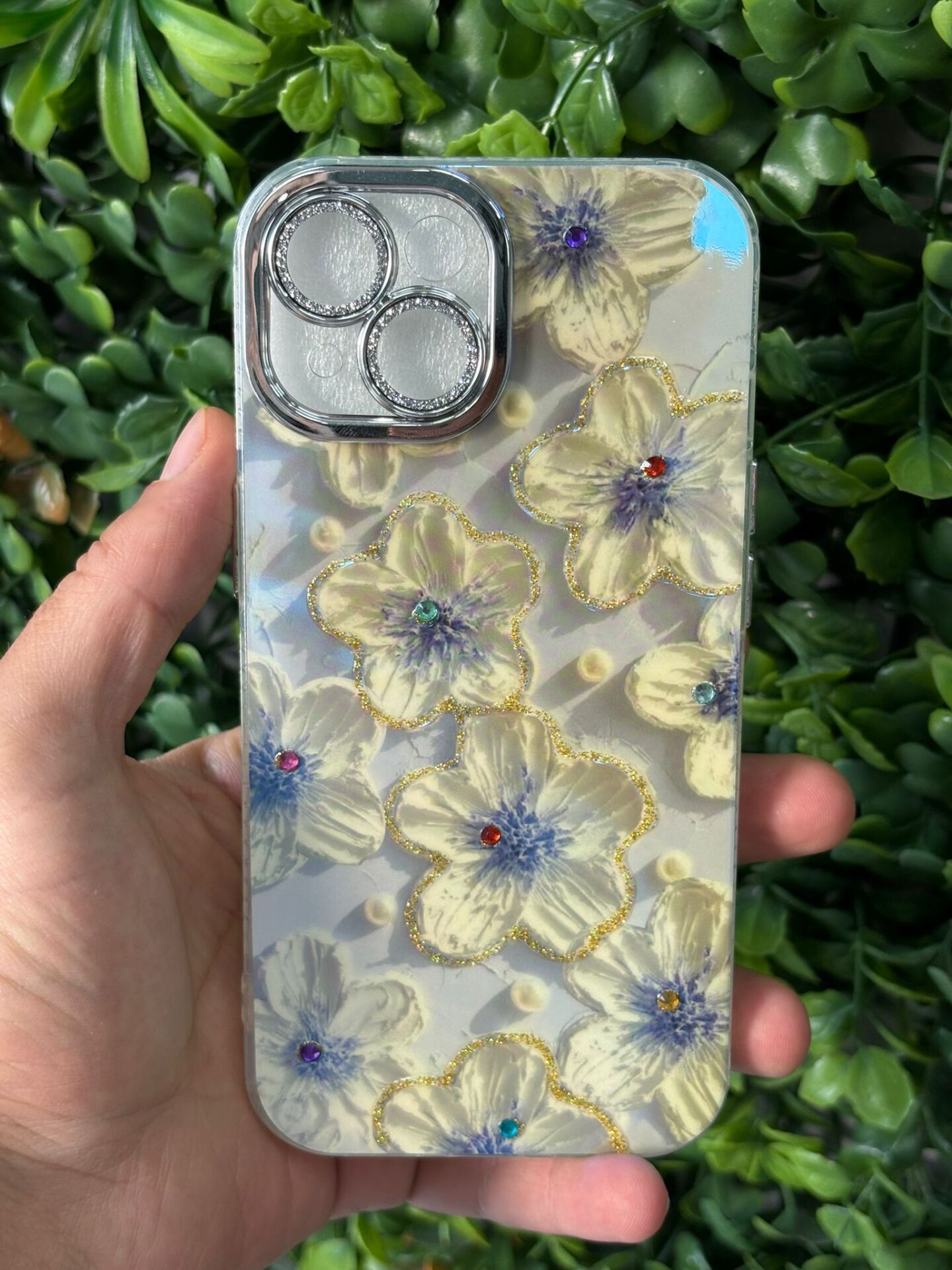 iPhone 15 Uyumlu Arkası Parlak Kamera Korumalı Taş Desenli Çiçekli Kılıf