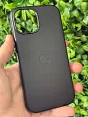 iPhone 15 Uyumlu Siyah Renk Lansman Deri Görünüm Logolu Kılıf İçi Süet