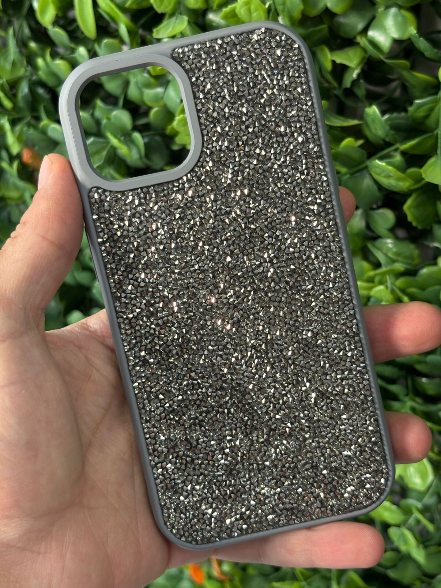 iPhone 15 Uyumlu Gri Taşlı Parlayan Kılıf