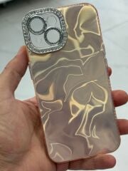 iPhone 15 Uyumlu Kamera Korumalı Yanları Slikon Kamera Etrafı Taşlı Kılıf Gold