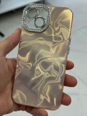 iPhone 15 Uyumlu Kamera Korumalı Yanları Slikon Kamera Etrafı Taşlı Kılıf Gold