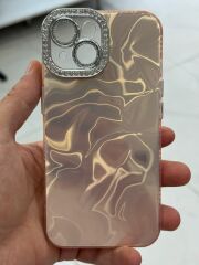 iPhone 15 Uyumlu Kamera Korumalı Yanları Slikon Kamera Etrafı Taşlı Kılıf Gold