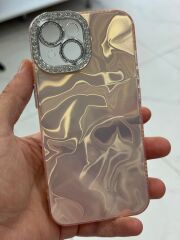 iPhone 15 Uyumlu Kamera Korumalı Yanları Slikon Kamera Etrafı Taşlı Kılıf Gold