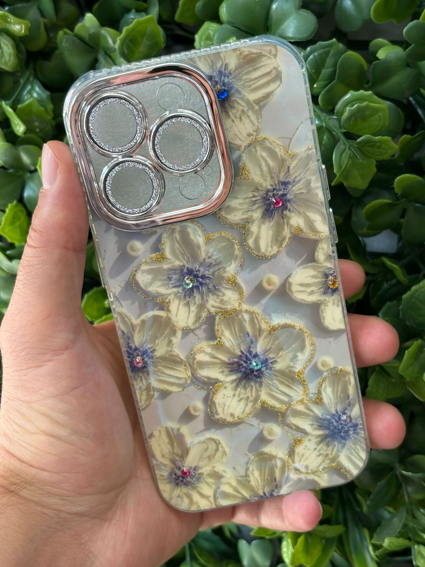 Apple iPhone 15 Pro Uyumlu Desenli Kamera Korumalı Slikon Kılıf