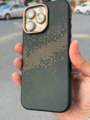 iPhone 16 Pro Max Karbon Desenli Kılıf – Kahverengi Siyah, Kalın ve Şık - ÇÖL RENK İÇİN