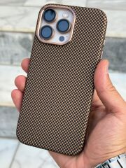 iPhone 16 Pro Max Karbon Desenli Kılıf – Çöl Rengine Uyumlu, Ultra Koruma Magsafe