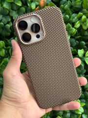 iPhone 16 Pro Max Karbon Desenli Kılıf – Çöl Rengine Uyumlu, Ultra Koruma Magsafe