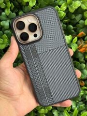 iPhone 16 Pro Max Karbon Desenli Kılıf – Gri Siyah Renk, Kalın ve Şık Magsafe destekli