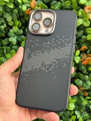 iPhone 16 Pro Max Karbon Desenli Magsafe Destekli Kılıf – Gri  Siyah, Kalın ve Şık