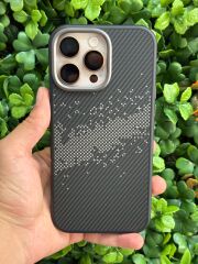 iPhone 16 Pro Max Karbon Desenli Magsafe Destekli Kılıf – Gri  Siyah, Kalın ve Şık