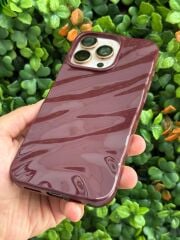 iPhone 16 Pro Max Silikon Kılıf – Trend Vişne Rengi