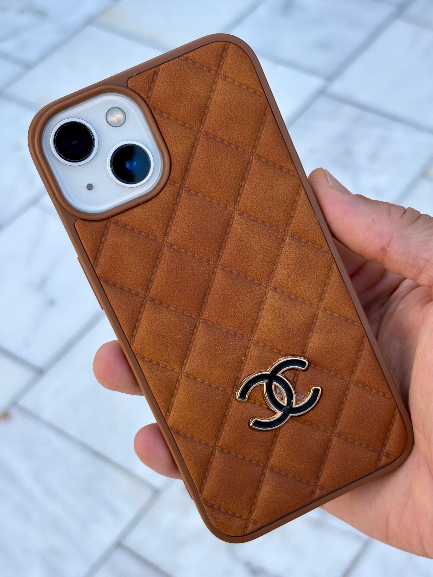 iPhone 13 ve 14 Uyumlu  CC Kılıf – Süet İç Kaplama, Kadifemsi Arka Yüzey Kahverengi