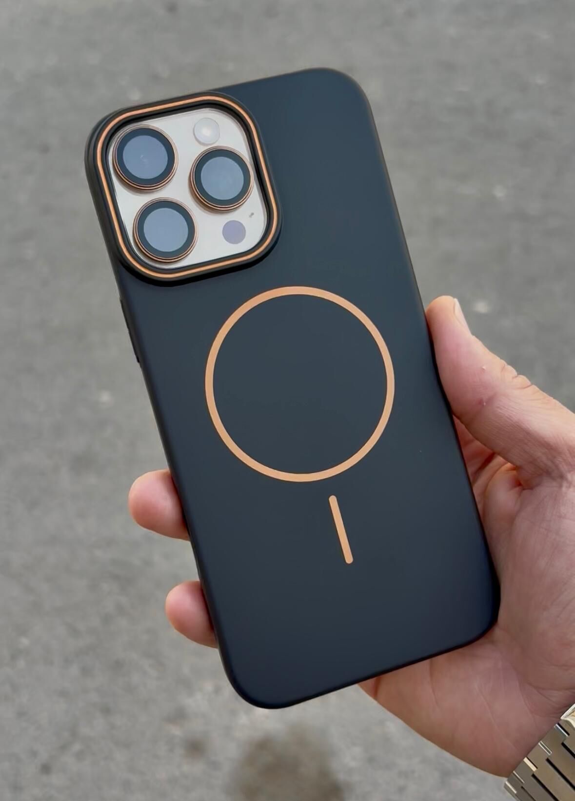 iPhone 16 Pro Dark Magsafe Kılıf