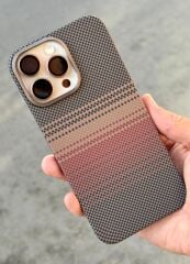 iPhone 16 Pro Max Karbon Magsafe Kılıf – Şık ve Darbeye Dayanıklı